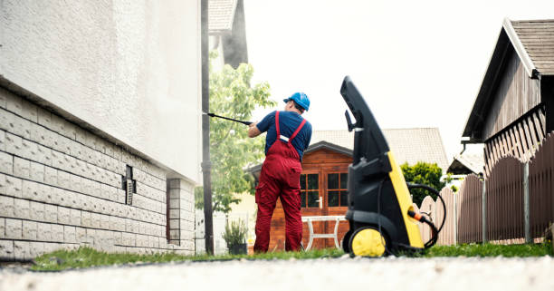 Best Animal Enclosure Cleaning  in Heathrow, FL